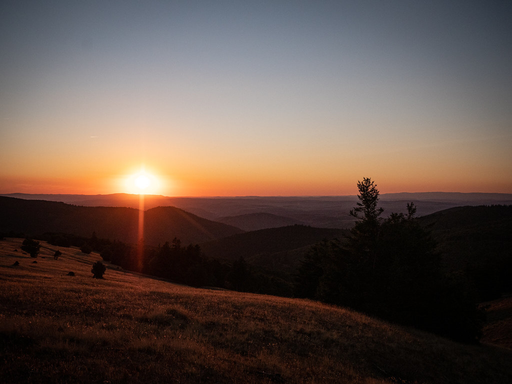 Lire la suite à propos de l’article Instants suspendus : Crépuscules en Cévennes
